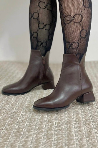 بوت کوتاه زنانه Lira پاشنه ۳ سانتی شکلاتی