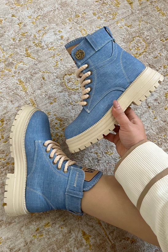 بوت جین دخترانه رنگ آبی با بند کنفی و زیره عاجدار سبک – مدل پاییزی برند LOPEN