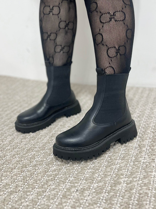 استایل نیم بوت چلسی زنانه مشکی برای پاییز و زمستان